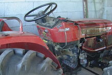 Homem morre em acidente com trator