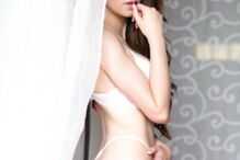 Giselle tem 19 anos e vendeu a sua virgindade online por 2.5 milhões de euros