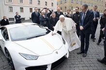 Papa Francisco recebeu Lamborghini