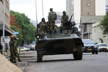 Militares tomaram o poder no Zimbabué