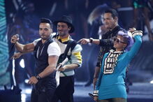 Luis Fonsi recebeu quatro Grammy e tocou ao vivo em Las Vegas