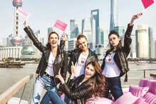 Modelos da Victoria's Secret já estão em Xangai para o desfile do ano