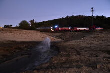 Operação ém Fagilde envolve 45 camiões-cisterna de corporações de bombeiros provenientes de oito distritos. Água é obtida em Aguieira, a 60 quilómetros de distância 