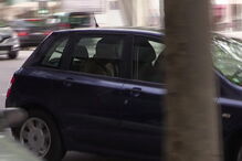 Fábio Carvalho numa viatura policial quando foi detido, pouco depois de cometido o crime 