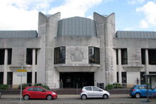 Taxista levou jovem alcoolizada para casa e violou-a. Foi condenado a 10 anos de prisão