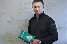 Nuno Peres, professor e investigador de Física da Universidade do Minho