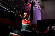 Jogadores do Real Madrid receberam os novos carros de serviço