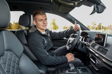 Jogadores do Real Madrid receberam os novos carros de serviço