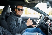 Jogadores do Real Madrid receberam os novos carros de serviço