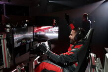 Jogadores do Real Madrid receberam os novos carros de serviço