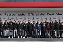 Jogadores do Real Madrid receberam os novos carros de serviço