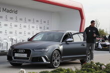 Jogadores do Real Madrid receberam os novos carros de serviço