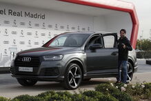 Jogadores do Real Madrid receberam os novos carros de serviço