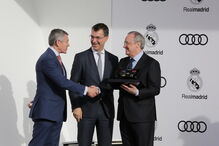 Jogadores do Real Madrid receberam os novos carros de serviço