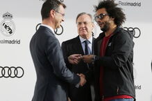 Jogadores do Real Madrid receberam os novos carros de serviço