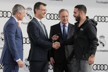 Jogadores do Real Madrid receberam os novos carros de serviço