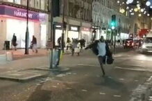 Pessoas em fuga após incidente