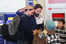 Casal português que fugiu de Timor-Leste à chegada a Portugal