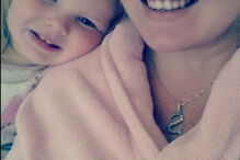 Grávida dá a luz em coma e acorda a pensar que tem 13 anos