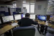 Marégrafos ao largo da costa registam os dados 