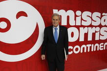 Belmiro de Azevedo num evento da Missão Sorriso, dos hipermercados Continente