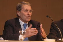 Belmiro de Azevedo em 2006, na altura da OPA da Sonae à PT