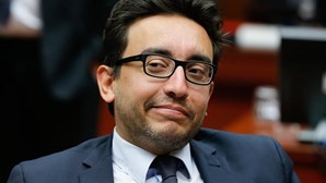 Ex-secretário de Estado de Passos Coelho acusado de enviar fotos do pénis a jornalista