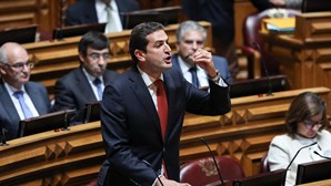 PSD acusa PS de "absoluta irresponsabilidade" e aponta aliança entre socialistas e Chega