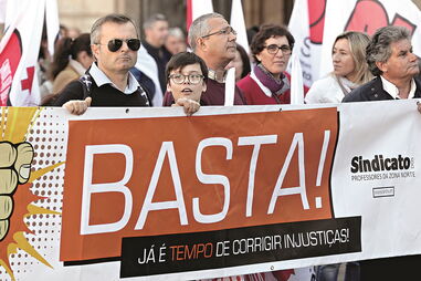 Greve deverá contar com a adesão de milhares de professores e o fecho de muitas escolas 
