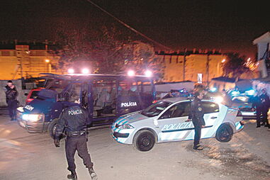 Polícias procuravam ladrões de caixa multibanco