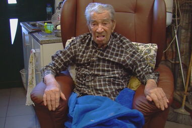 Milionário de 101 anos que casou com empregada "incapaz" de tomar decisões