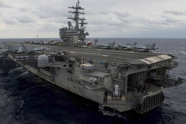 O porta-aviões americano USS Ronald Reagan 