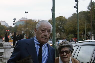 Os pai do ator João Ricardo, Fernando Ricardo, com a companheira, Laura