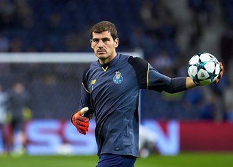 Casillas renova pelo FC Porto e Pinto da Costa já o vê a ganhar a