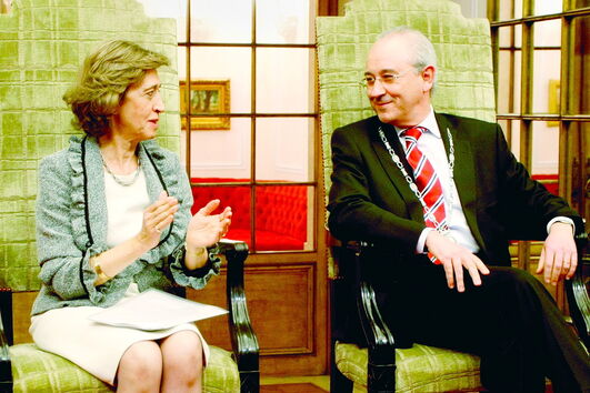 Manuela Ferreira Leite é um dos rostos que apoiam o antigo autarca do Porto na corrida à liderança do partido  