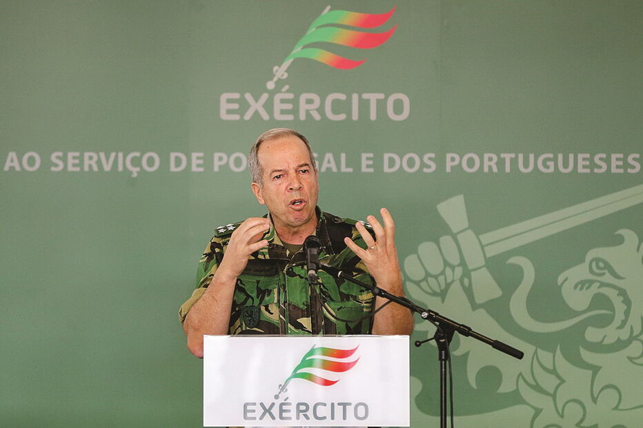 Chefe do Estado-Maior do Exército, general Rovisco Duarte
