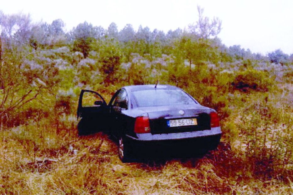 Carro do casal foi abandonado não muito longe do local dos disparos. A GNR só o descobriu horas depois