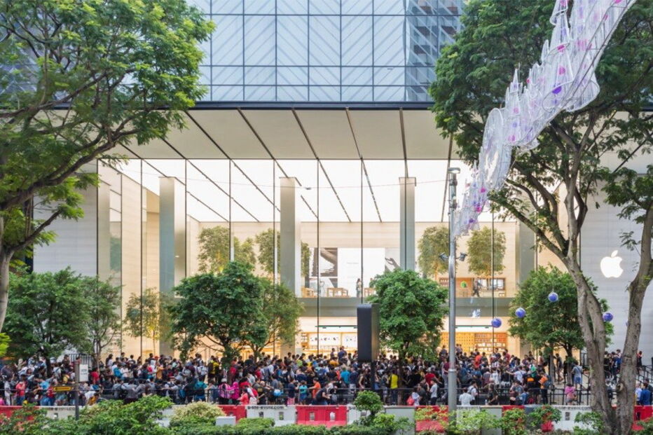 2017-11-03_15_56.03 iphonex_launch_singapore_entrance_line_20171102.jpg