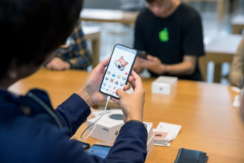 2017-11-03_15_56.04 iphonex_launch_tokyo_animoji_20171102.jpg