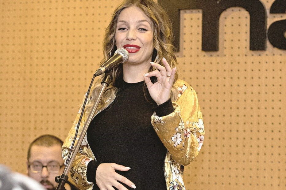 Luciana Abreu está grávida de duas meninas, fruto do casamento com Daniel Souza