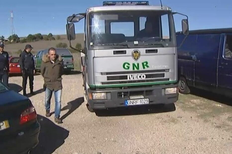 Rede desmantelava e enviava veículos para África