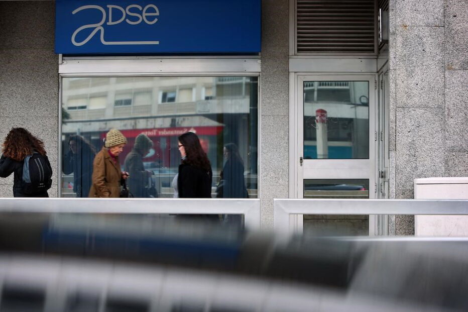 ADSE, beneficiários, salário mínimo, pensões, governo, política