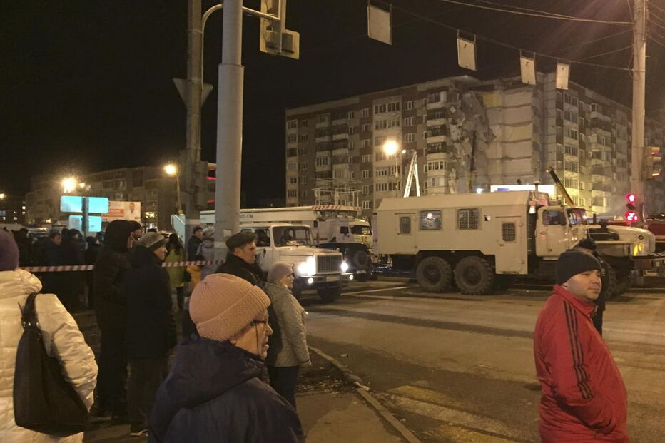  Prédio de nove andares colapsa após explosão de gás na Rússia