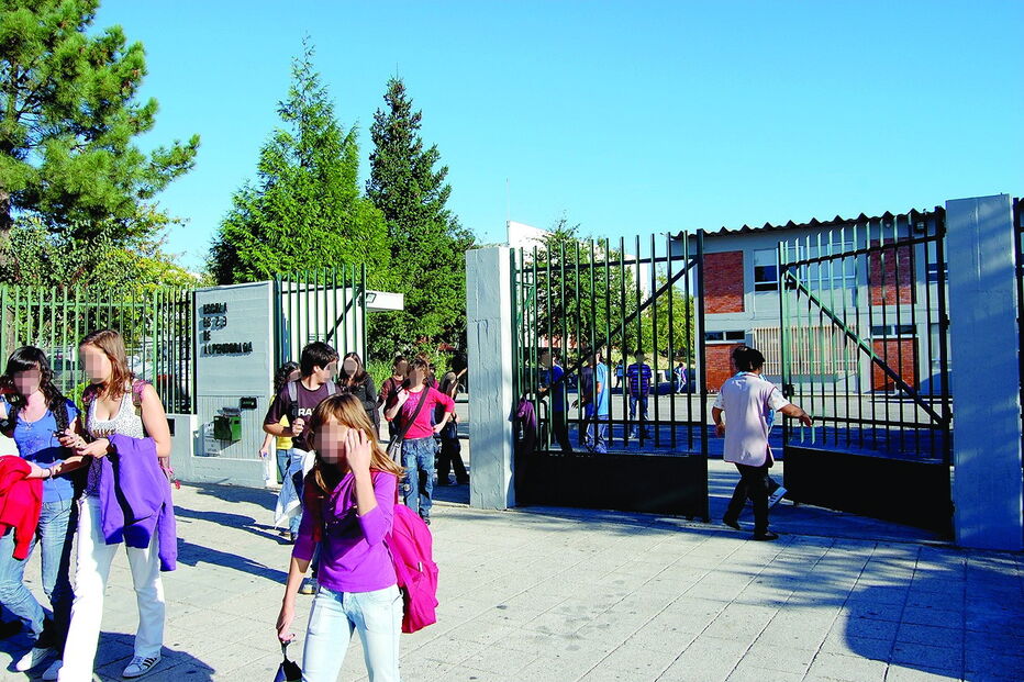 Associação de pais da Escola Secundária de Marco de Canaveses critica baixo número de funcionários  