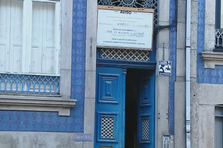 Residência da vítima onde ocorreu o crime, no centro do Porto