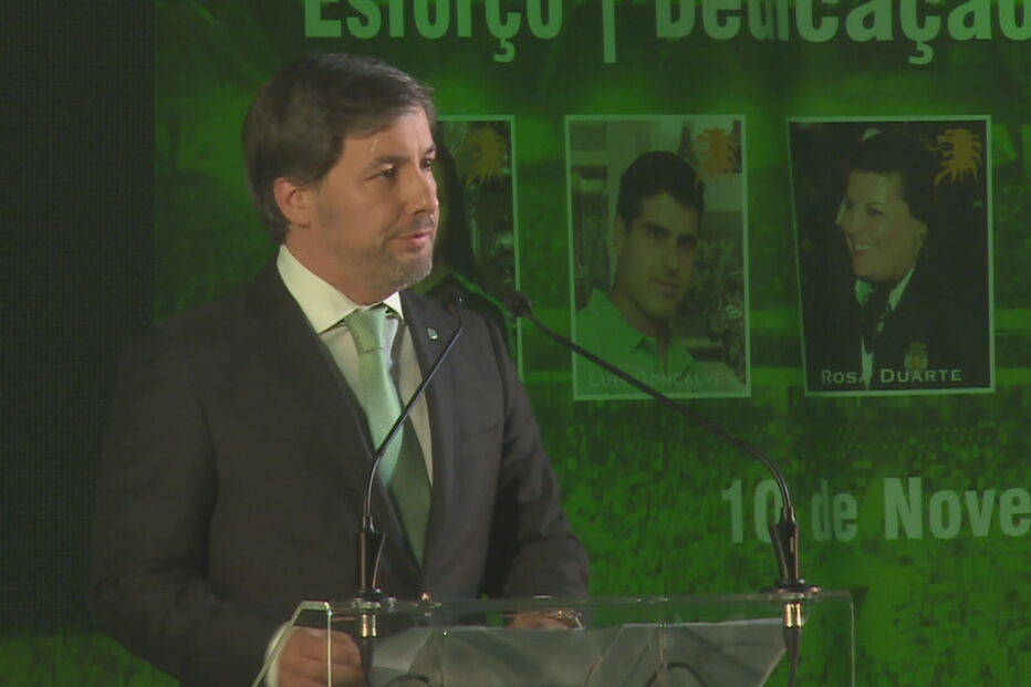 Vieira ignora ataques de Bruno de Carvalho