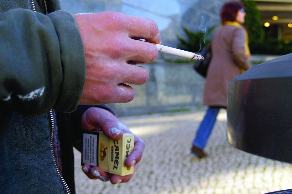 Impostos representam 81% do valor pago por um maço de cigarros. Aumento deverá acontecer no início do próximo ano 