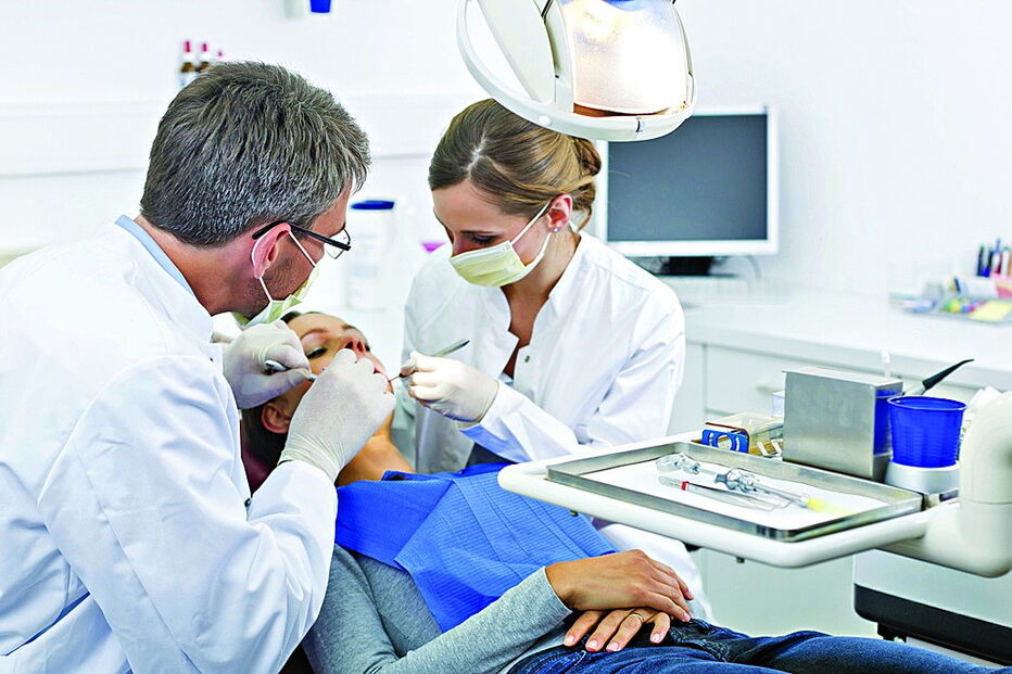 Médicos dentistas vão realizar consultas a doentes com patologias crónicas e diversas intervenções dentárias