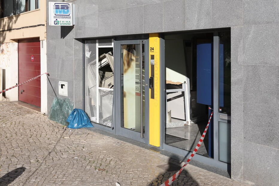Multibanco assaltado em Almada