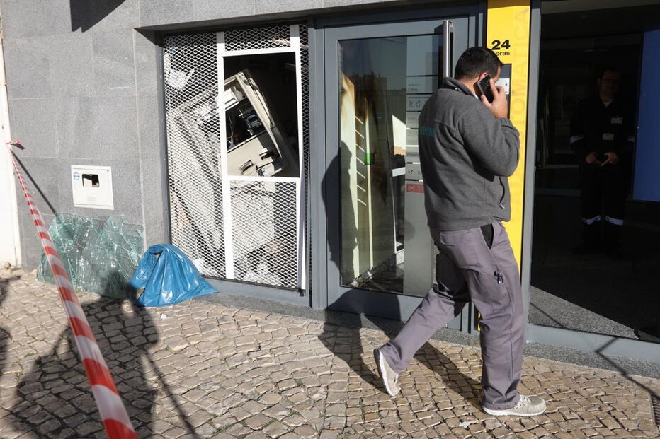 Multibanco assaltado em Almada